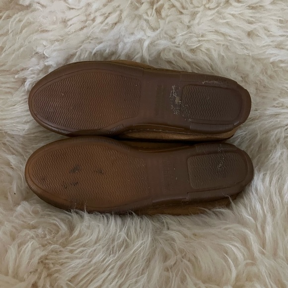 Minnetonka Tan Leather Moccasin Flats Shoes - Picture 5 of 7